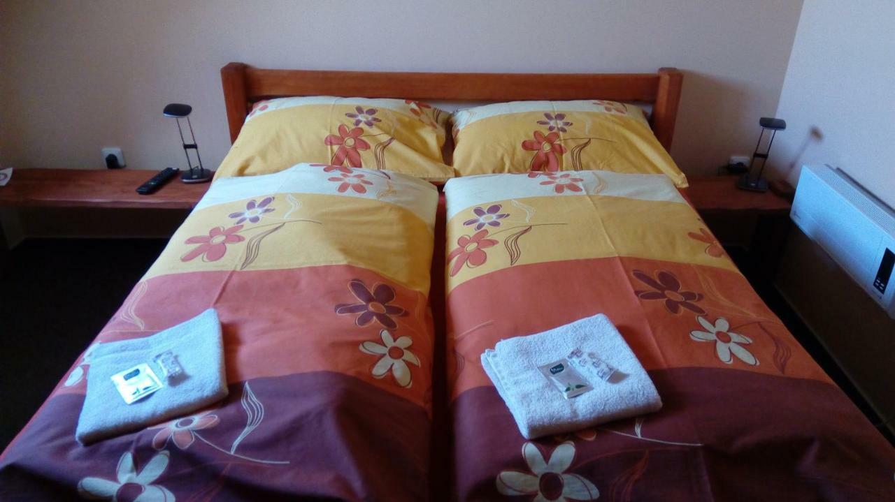Penzion Kelt Hotel Zátor Kültér fotó